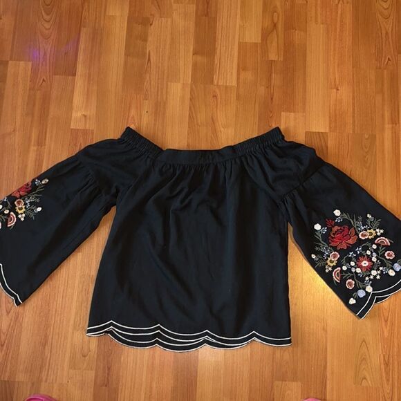 Umgee women’s boho peasant off the shoulder black tunic Size Medium - Picture 1 of 9
